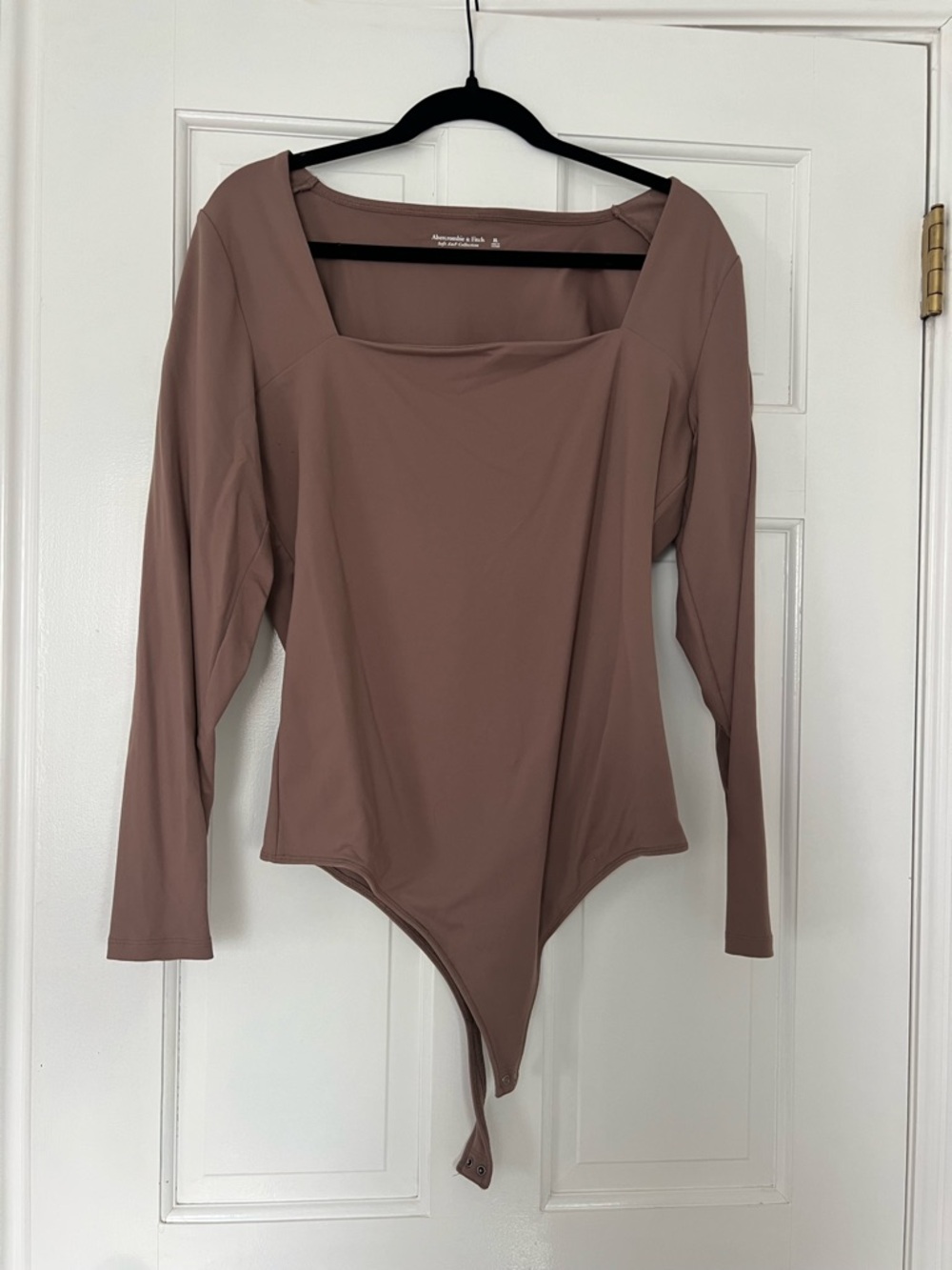Abercrombie & Fitch Long-Sleeve Square Neck Bodysuit - Mauve Brown